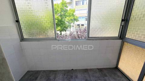 Apartamento t2 com vista rio  na póvoa de santa iria