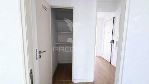 Apartamento t2 com vista rio  na póvoa de santa iria