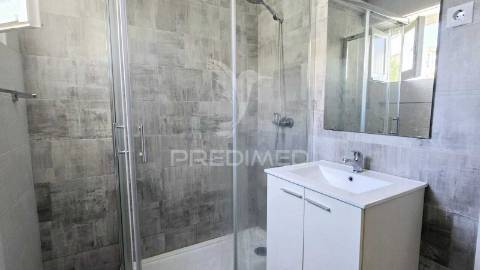 Apartamento t2 com vista rio  na póvoa de santa iria