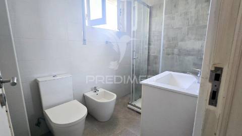 Apartamento t2 com vista rio  na póvoa de santa iria