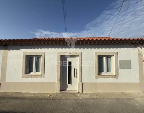 Moradia t2 com garagem em vila moreira – alcanena