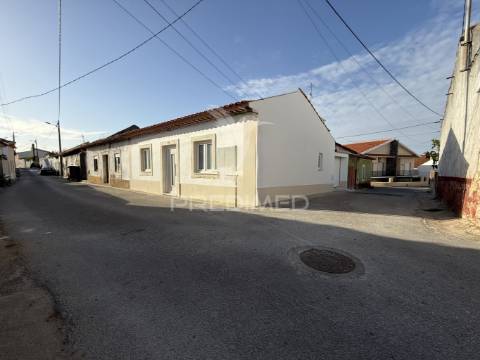 Moradia t2 com garagem em vila moreira – alcanena