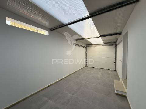 Moradia t2 com garagem em vila moreira – alcanena