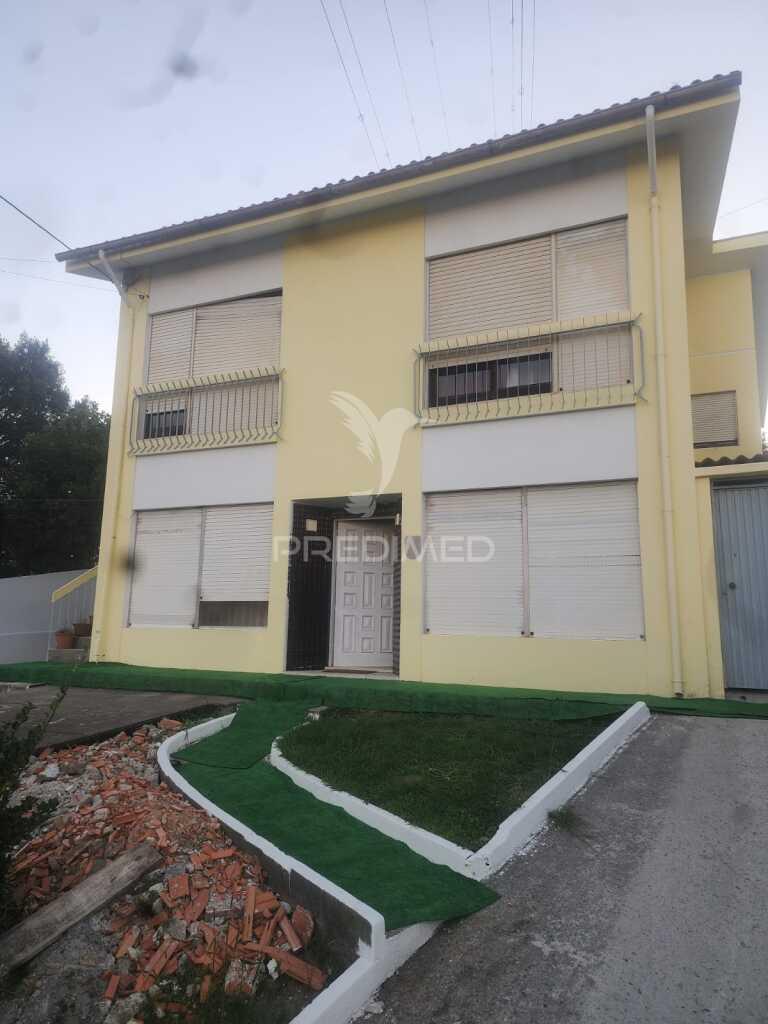 Moradia isolada t4 em pedroso