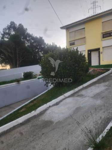 Moradia isolada t4 em pedroso