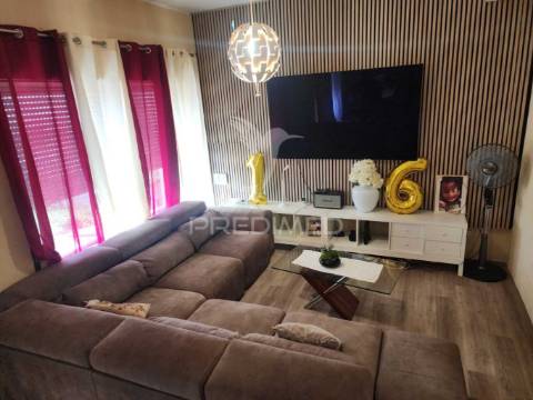 Moradia isolada t4 em pedroso