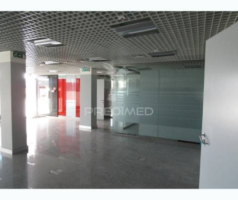 Loja de comercio em carrgal do sal  ,currelos, papizios e sobral