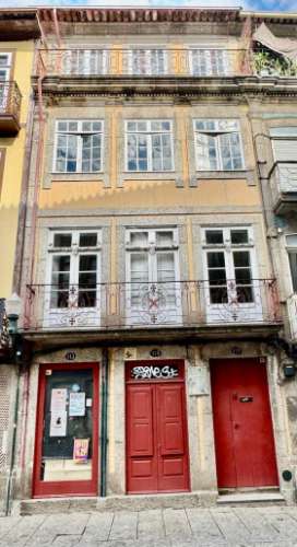 Prédio no centro da cidade guimarães