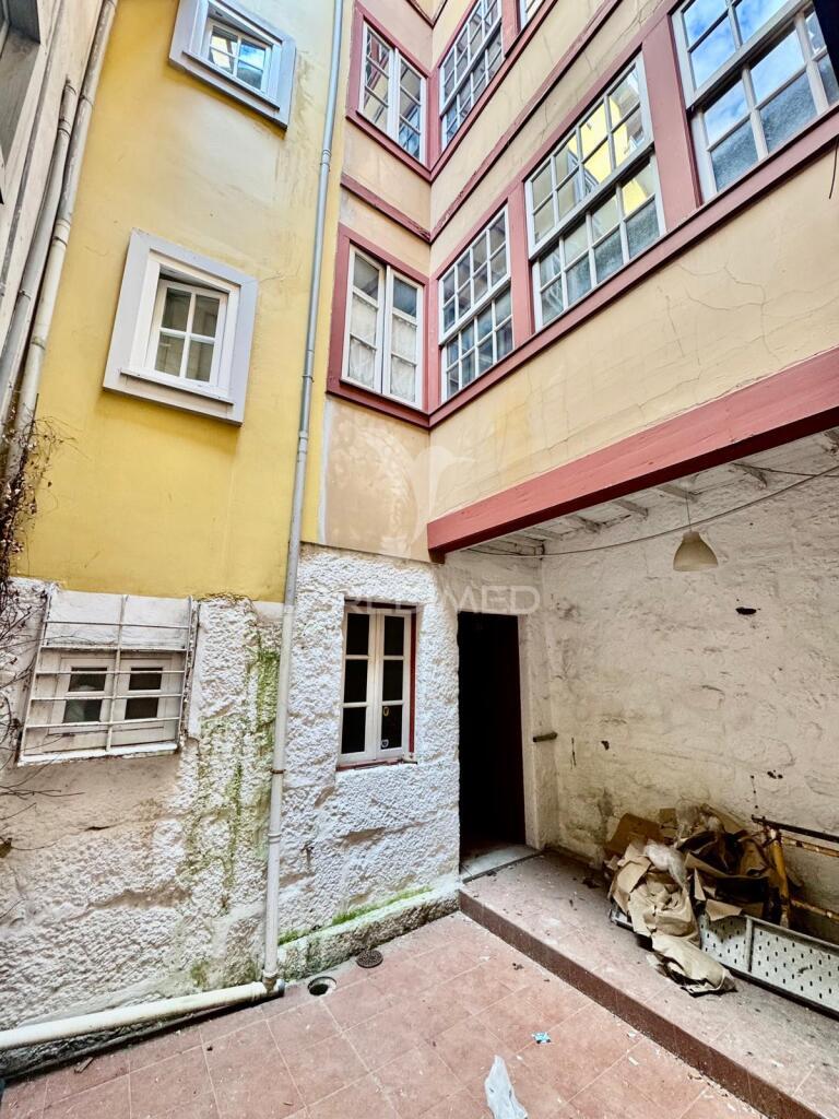 Prédio no centro da cidade guimarães