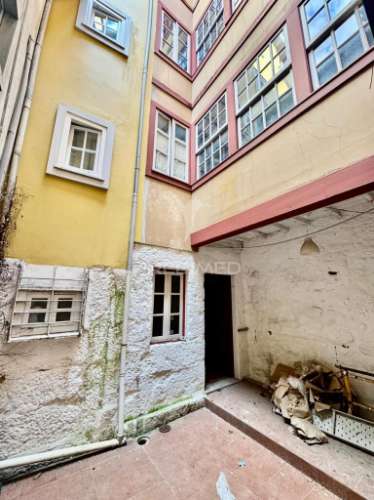 Prédio no centro da cidade guimarães