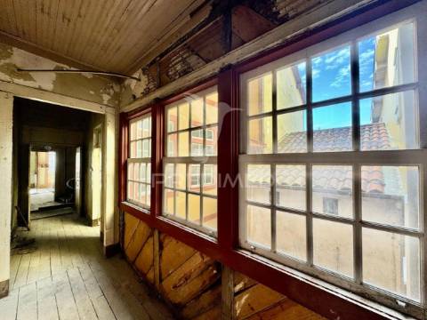 Prédio no centro da cidade guimarães