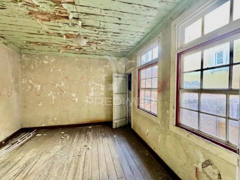 Prédio no centro da cidade guimarães