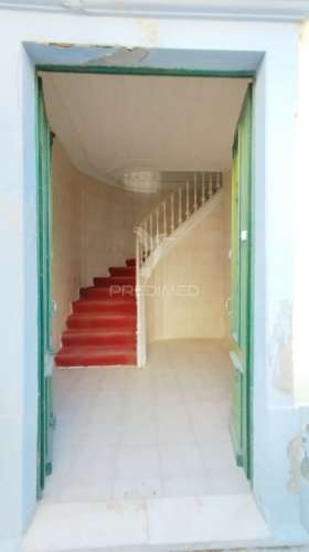 Andar de moradia & sotao t2+2   com 234 m² para recuperar na baixa de olhao
