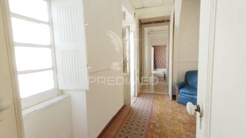 Andar de moradia & sotao t2+2   com 234 m² para recuperar na baixa de olhao