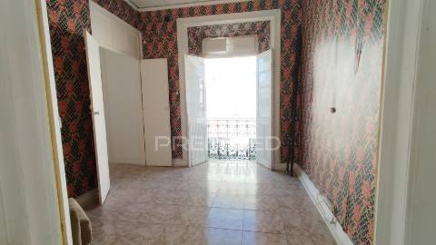 Andar de moradia & sotao t2+2   com 234 m² para recuperar na baixa de olhao