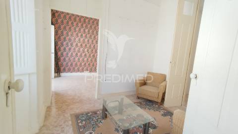 Andar de moradia & sotao t2+2   com 234 m² para recuperar na baixa de olhao