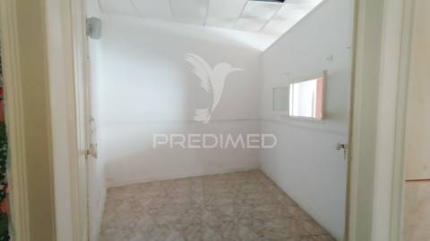 Andar de moradia & sotao t2+2   com 234 m² para recuperar na baixa de olhao