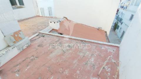 Andar de moradia & sotao t2+2   com 234 m² para recuperar na baixa de olhao