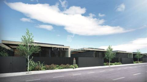 Moradia t3 com piscina e jardim em palmeira, braga