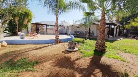 Casa de campo com t3 + t2 + mobilom