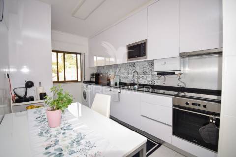 Magnifico t2 em muito bom estado com elevador perto do tagus park