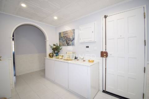 Magnifico t2 em muito bom estado com elevador perto do tagus park