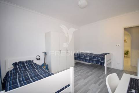 Magnifico t2 em muito bom estado com elevador perto do tagus park