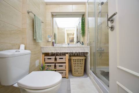 Magnifico t2 em muito bom estado com elevador perto do tagus park