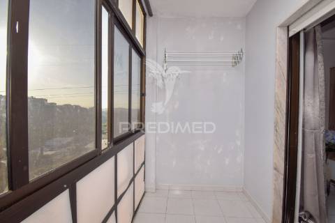 Magnifico t2 em muito bom estado com elevador perto do tagus park