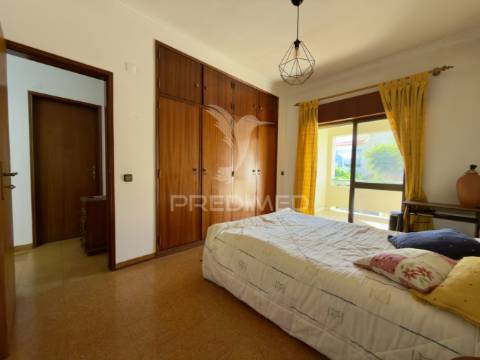 Moradia t4 entre a charneca da caparica e a marisol – próxima da praia da fonte da telha