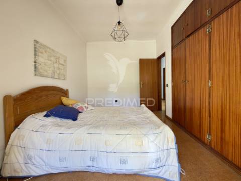 Moradia t4 entre a charneca da caparica e a marisol – próxima da praia da fonte da telha