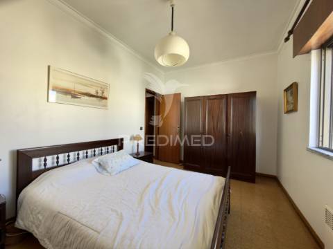 Moradia t4 entre a charneca da caparica e a marisol – próxima da praia da fonte da telha