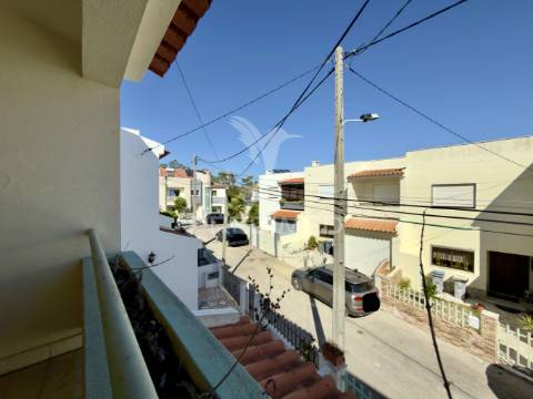 Moradia t4 entre a charneca da caparica e a marisol – próxima da praia da fonte da telha