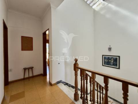 Moradia t4 entre a charneca da caparica e a marisol – próxima da praia da fonte da telha