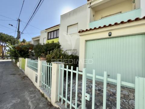 Moradia t4 entre a charneca da caparica e a marisol – próxima da praia da fonte da telha