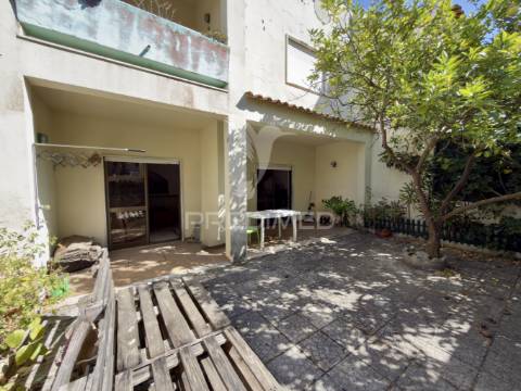 Moradia t4 entre a charneca da caparica e a marisol – próxima da praia da fonte da telha