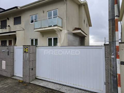 Moradia t3 única em fânzeres