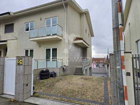 Moradia t3 única em fânzeres