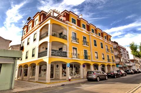 Apartamento t1 para arrendamento no centro de almeirim