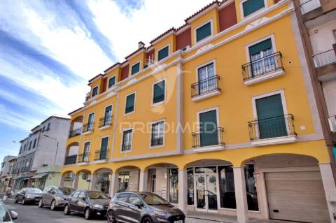 Apartamento t1 para arrendamento no centro de almeirim