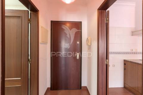 Apartamento t1 para arrendamento no centro de almeirim