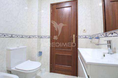 Apartamento t1 para arrendamento no centro de almeirim