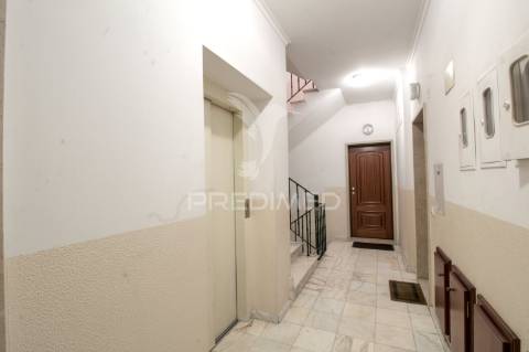 Apartamento t1 para arrendamento no centro de almeirim
