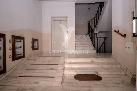 Apartamento t1 para arrendamento no centro de almeirim