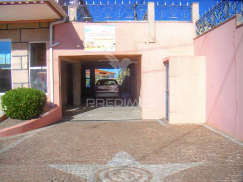 Moradia t4 em quinchães – fafe