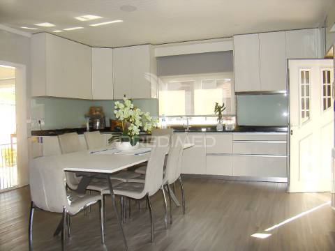 Moradia t4 em quinchães – fafe