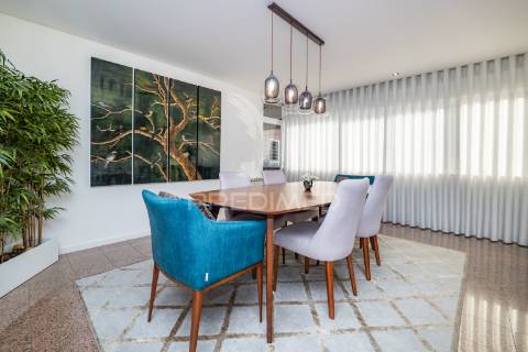 Apartamento t5 duplex em ferreiros