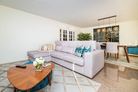 Apartamento t5 duplex em ferreiros