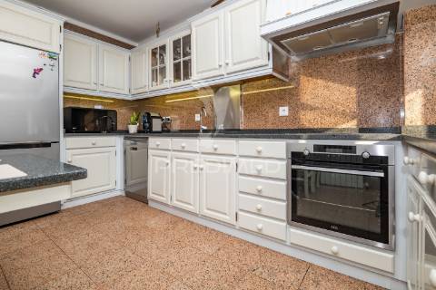 Apartamento t5 duplex em ferreiros