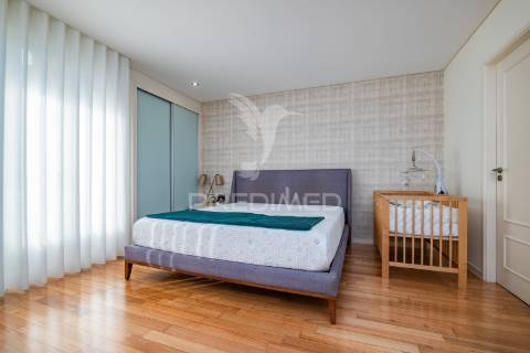 Apartamento t5 duplex em ferreiros